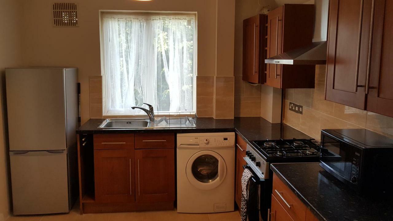 בארנט Elegant And Spacious 2 Bedroom מראה חיצוני תמונה